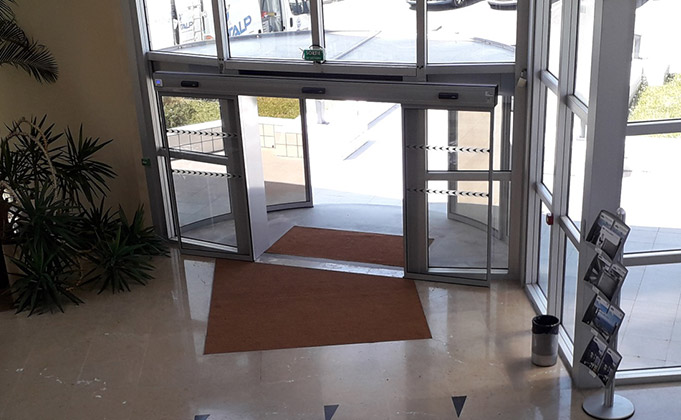 Easy to use, automatic sliding doors from KCC Group