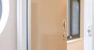 Anti-Ligature doorset with integrated hardware for patient protection